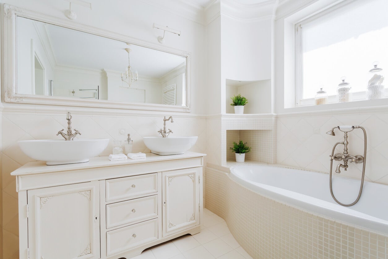 creamy white bathroom color