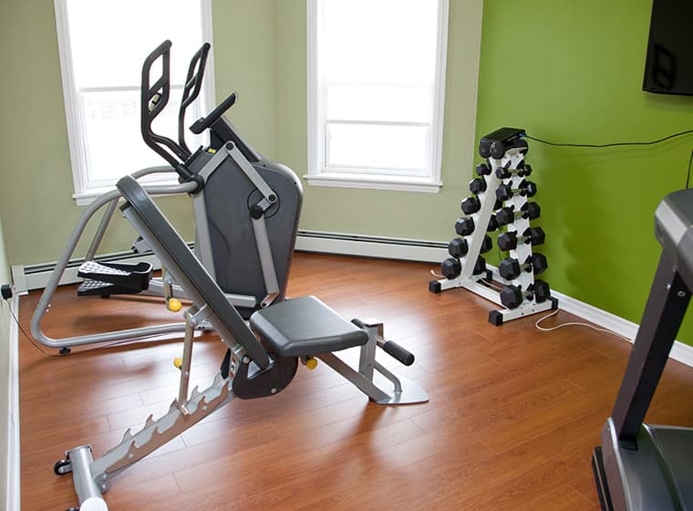 5 Stunning Ideas for the Perfect Home Gym Accent Wall