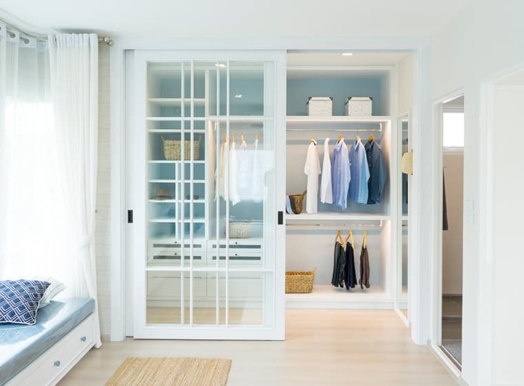 clean organized closet